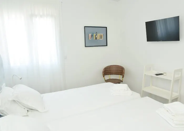 Pensión Maias House